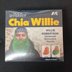 New Chia pet-in wrapper. ChiaWillie-Willie Robertson-Duck Dynasty.